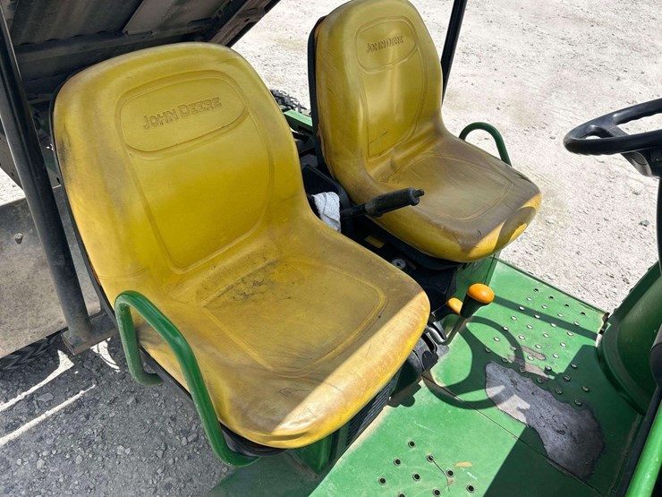 2017-john-deere-gator-image-11
