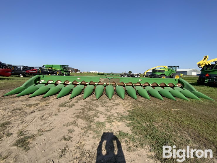 2018-john-deere-616c-image-2