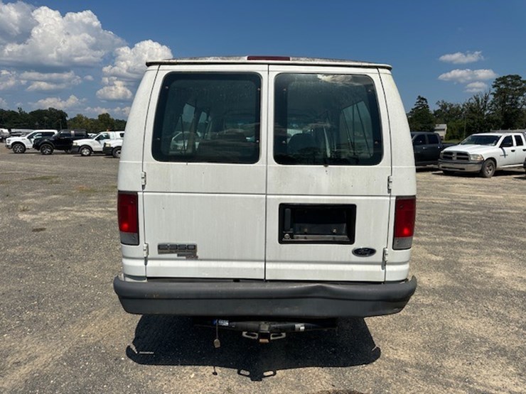 2007-ford-e350-image-8