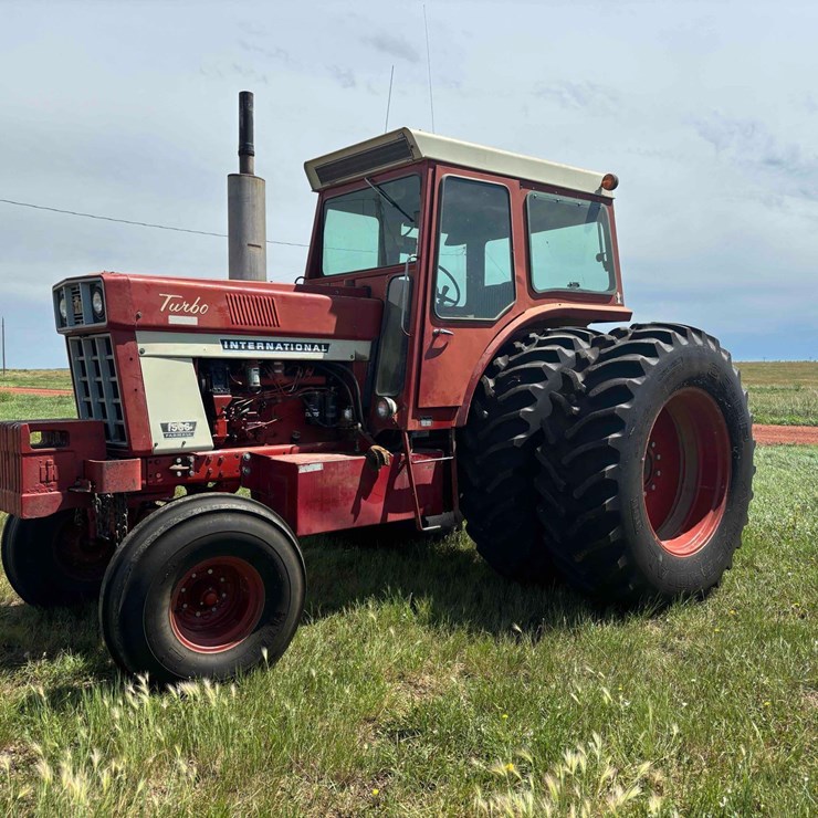 1975 INTERNATIONAL 1566