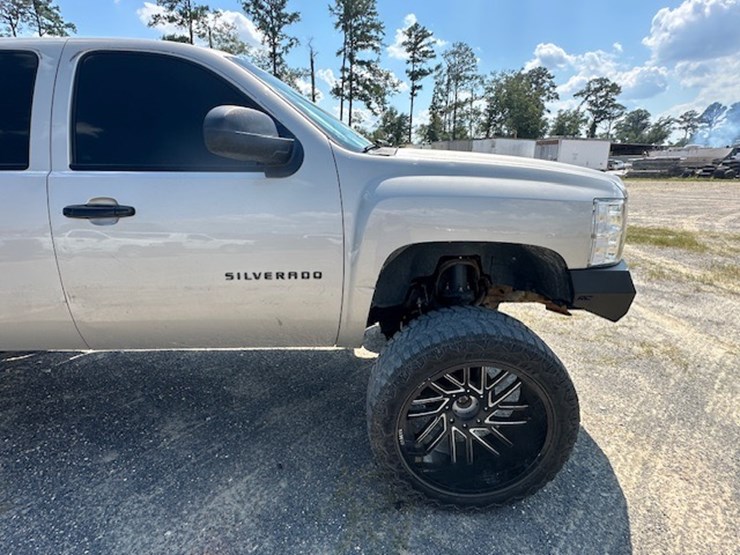 2009-chevrolet-silverado-image-18