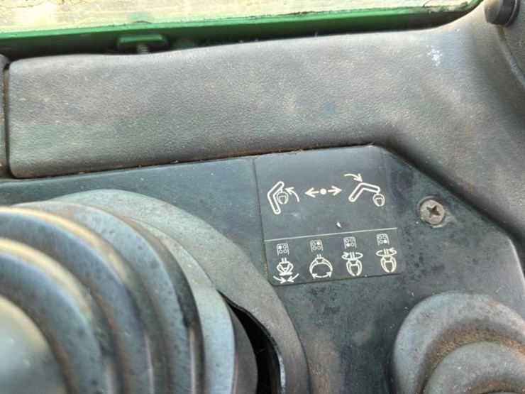 #411-•-2004-john-deere-548glll-skidder-image-19