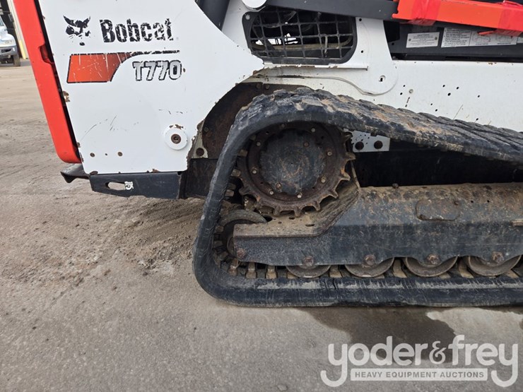 2022-bobcat-t770-image-19