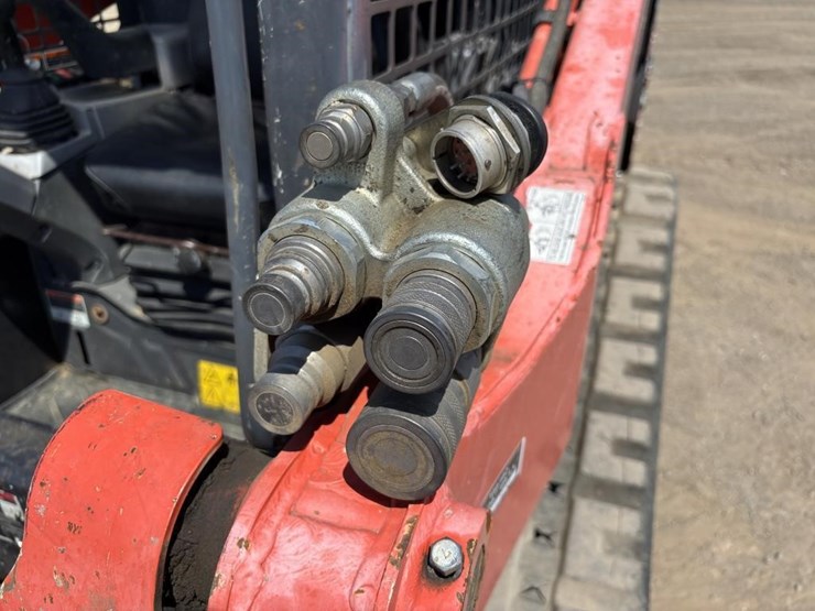 2019-kubota-svl75-2-image-13