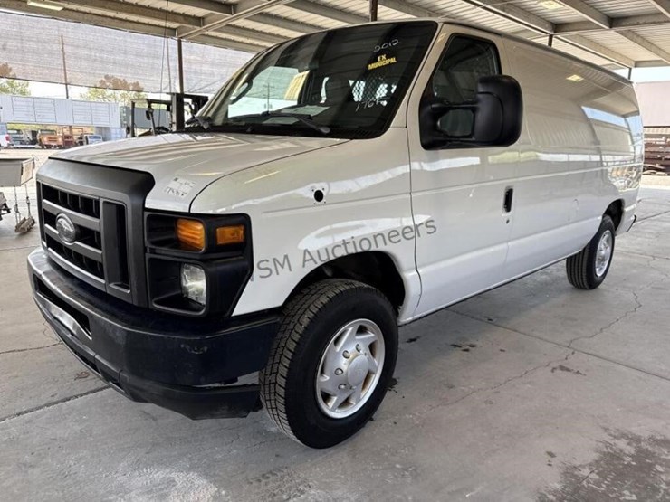 2012-ford-cargo-image-4