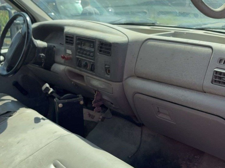 2000-ford-f550-image-10