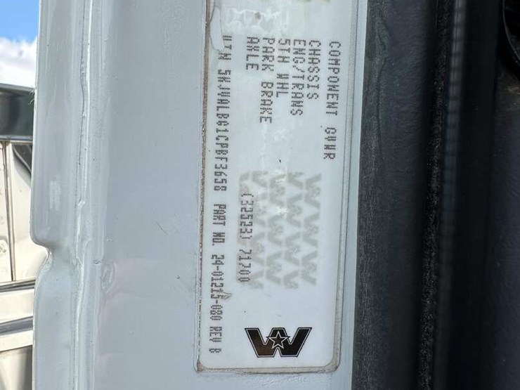 2012-western-star-4900-image-10
