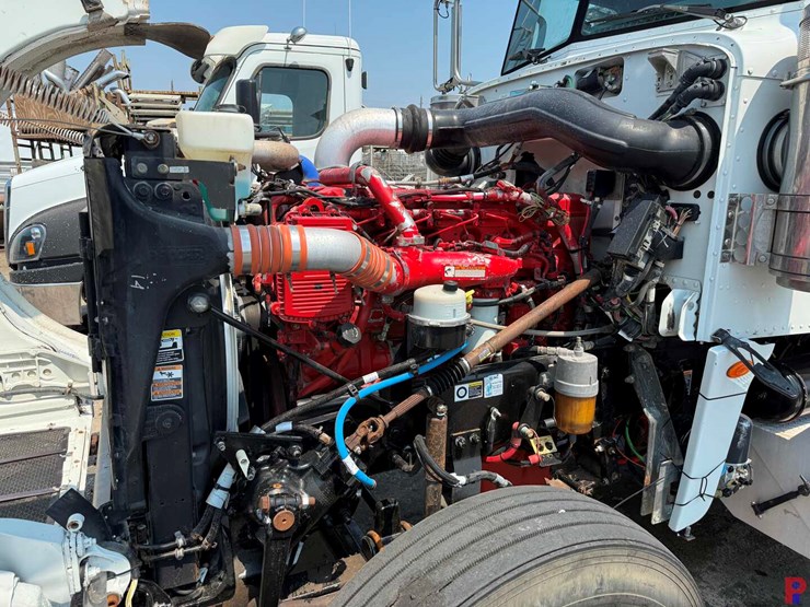 2013-peterbilt-367-image-18
