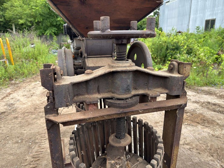 cider-press-image-8