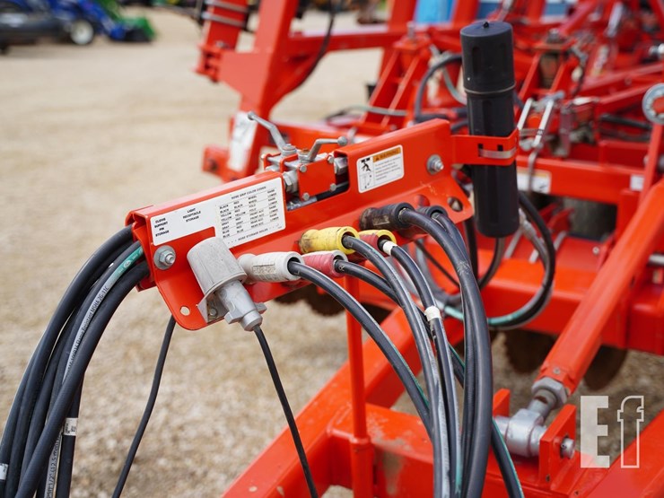 2015-kuhn-krause-6205-31-image-10