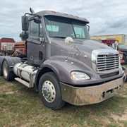 2005 Columbia Freightliner day Cab Semi , 589,510 miles, 10spd, dual line wet kit, legacy air ride seat, twin fuel tanks, side job box, 11R-22.5 tires, good tires, full fenders, sliding 5th wheel, Mercedes engine, cold AC, good solid running truck