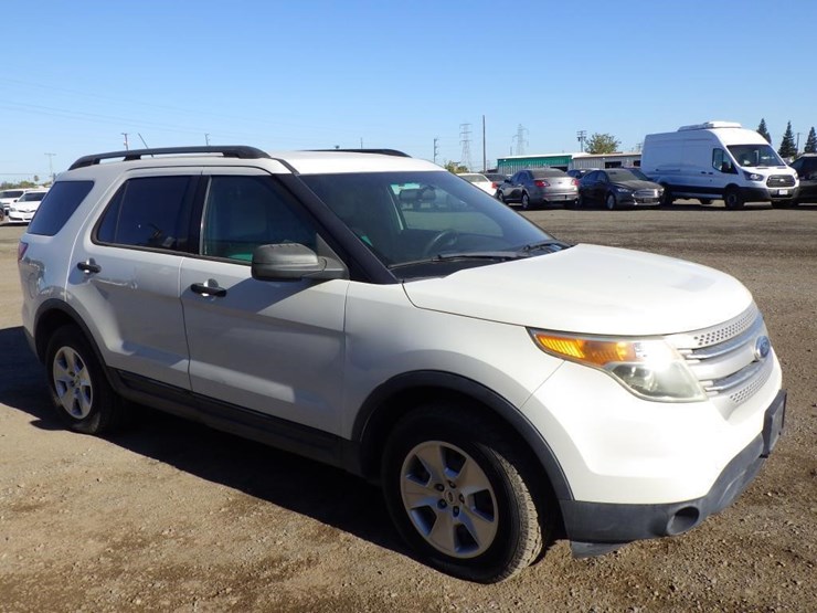 2011-ford-explorer-image-2