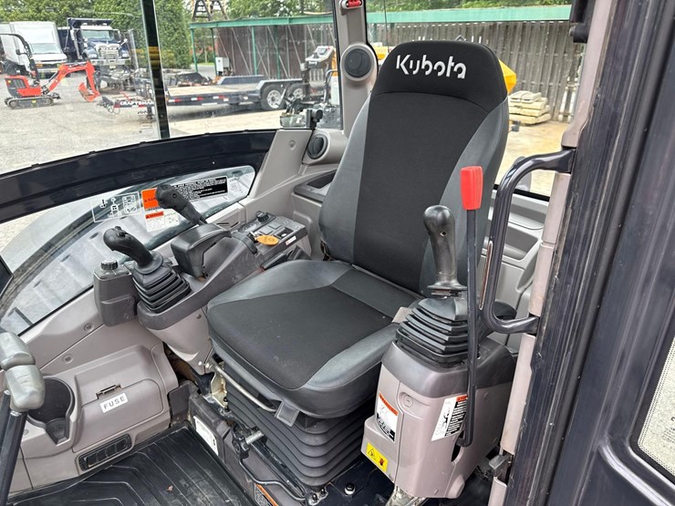 2021-kubota-kx057-5-image-14