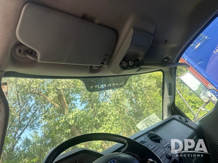 2015-ford-f650-image-38