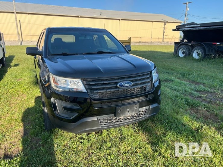2018-ford-explorer-image-9