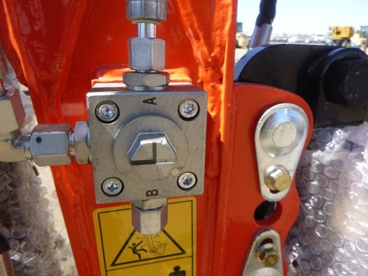 2025-tpm-16-hydraulic-excavator-image-14