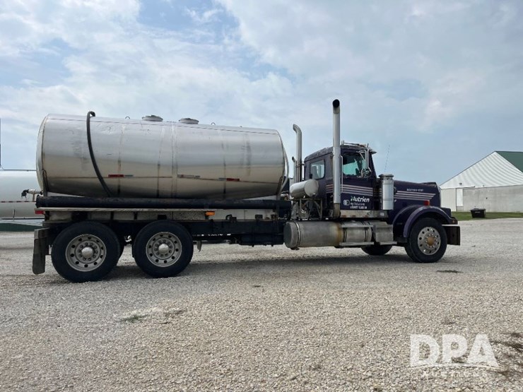 1996-western-star-model-496f-liquid-nurse-truck-(jn2748,-unit-40582)-image-10