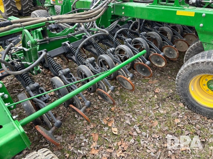 2022-john-deere-n530c-image-38