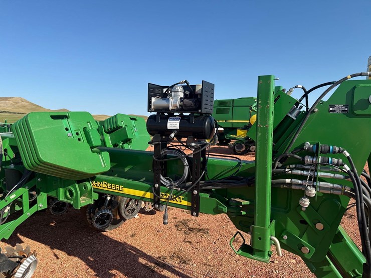 2014-john-deere-1770nt-image-18