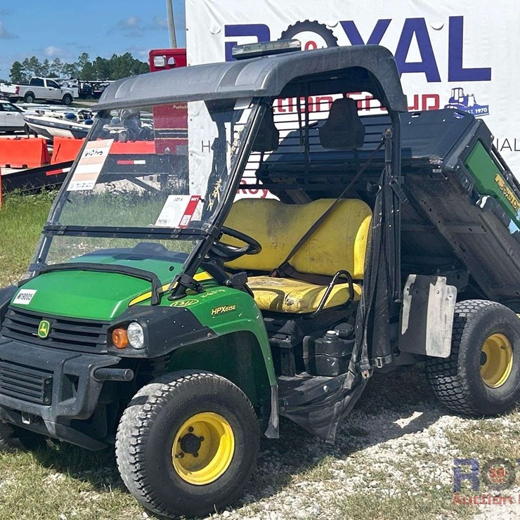 JOHN DEERE GATOR