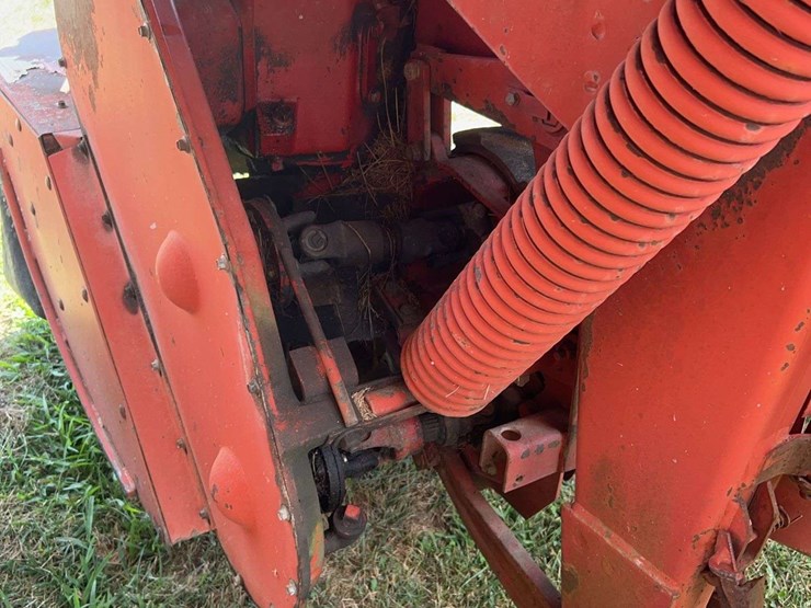new-holland-411-image-7