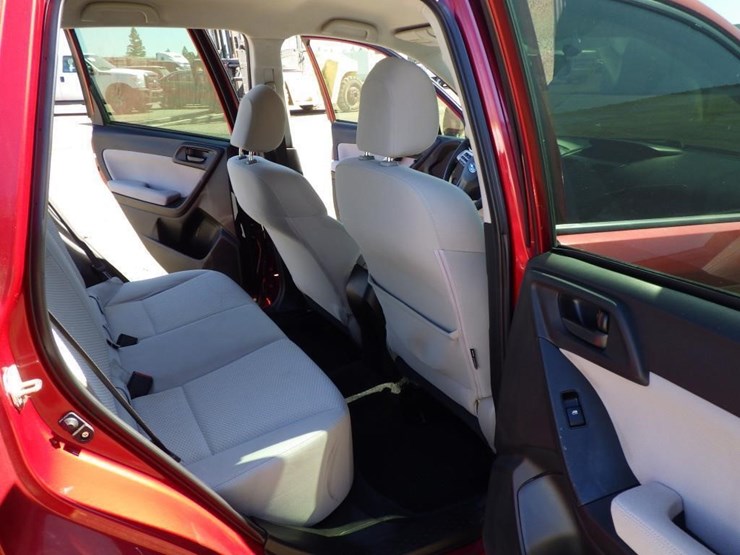 2015-subaru-forester-image-8