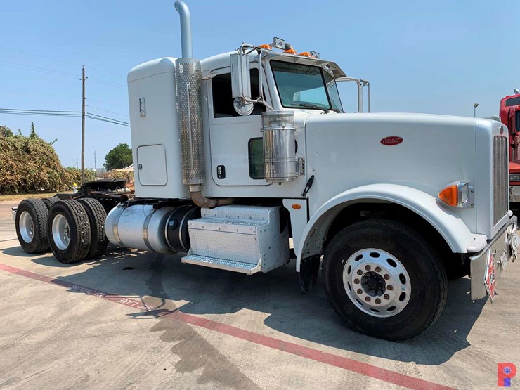 2013-peterbilt-367-image-2