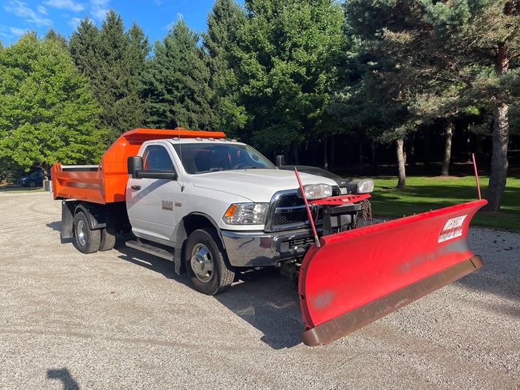 2018-dodge-ram-3500-image-3