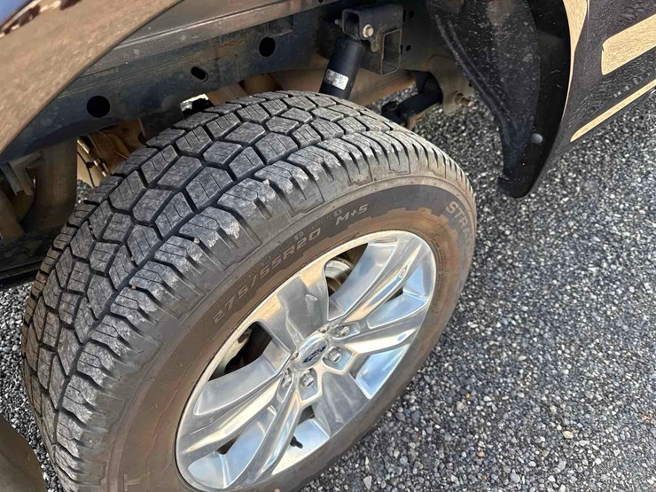 2020-ford-f150-platinum-image-21