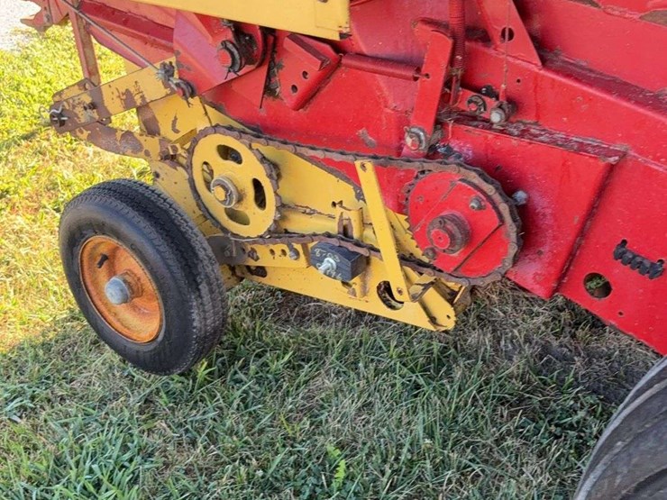 new-holland-855-image-12