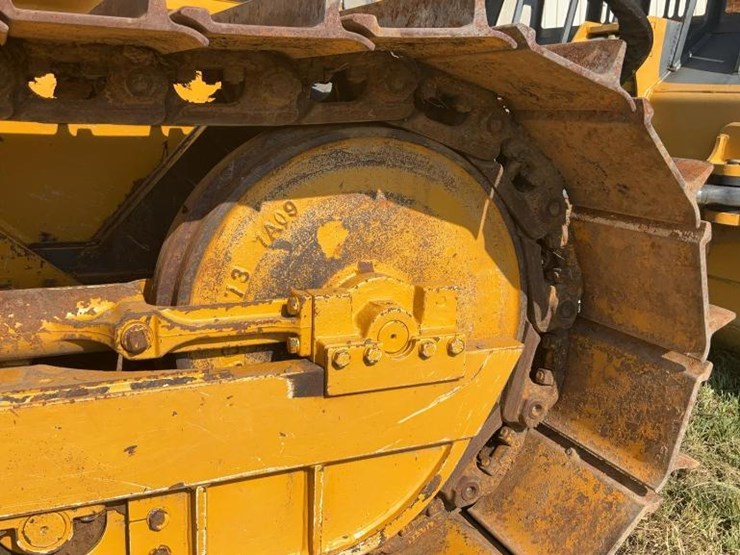 2017-deere-450k-lgp-image-36