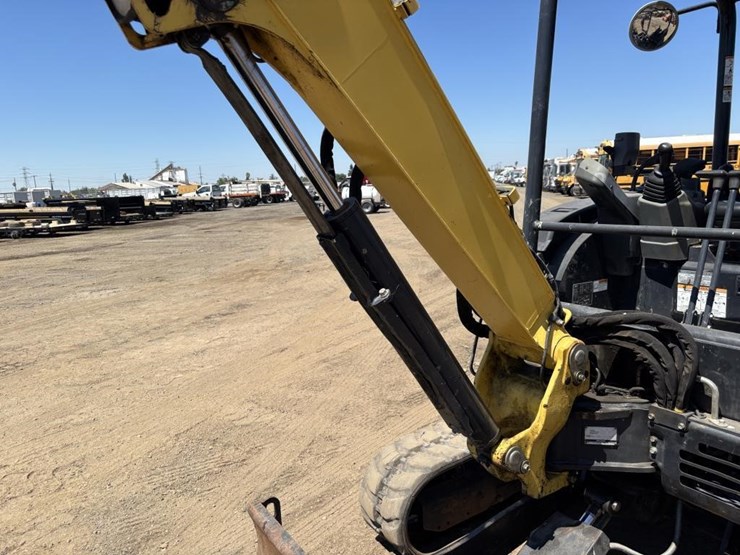 2020-yanmar-vi035-hydraulic-excavator-image-13
