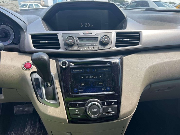 2015-honda-odyssey-image-14