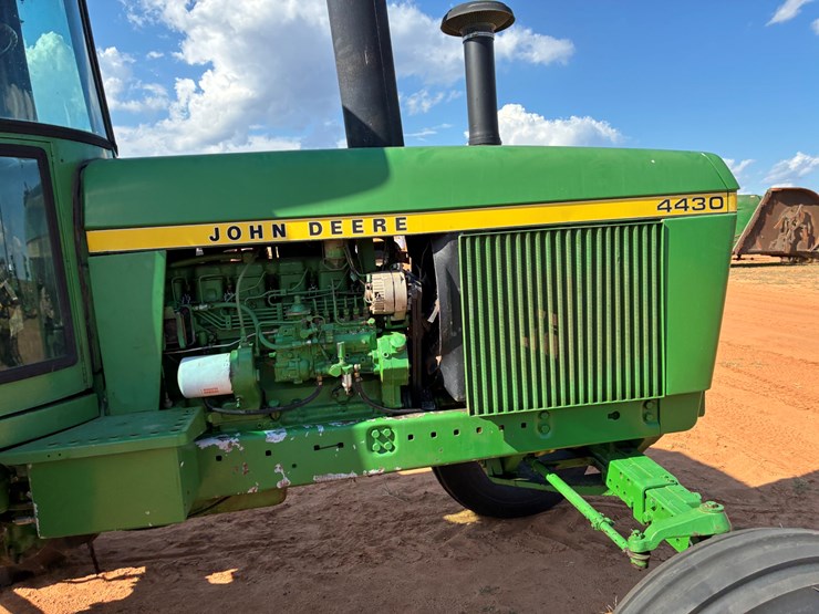 john-deere-4430-image-8
