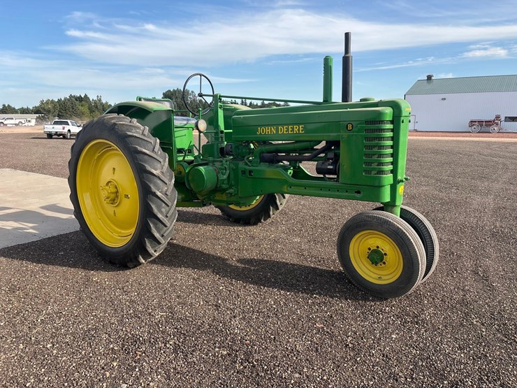 1949-john-deere-b-image-2