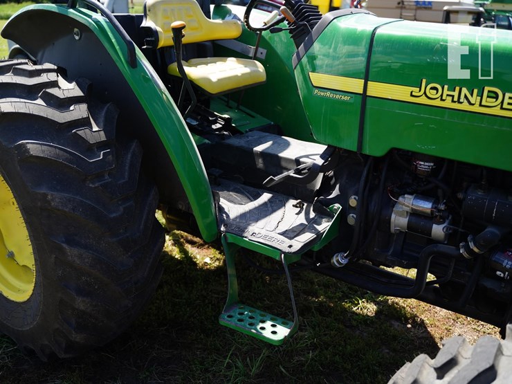 2004-john-deere-5220-image-17