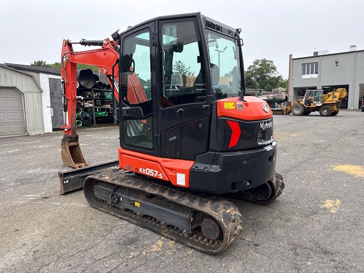 2021-kubota-kx057-5-image-4