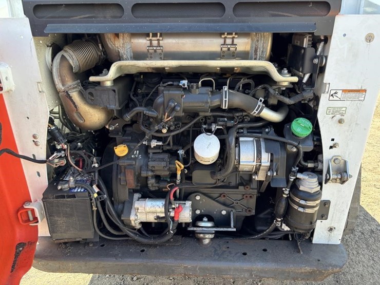 2017-bobcat-t770-image-32