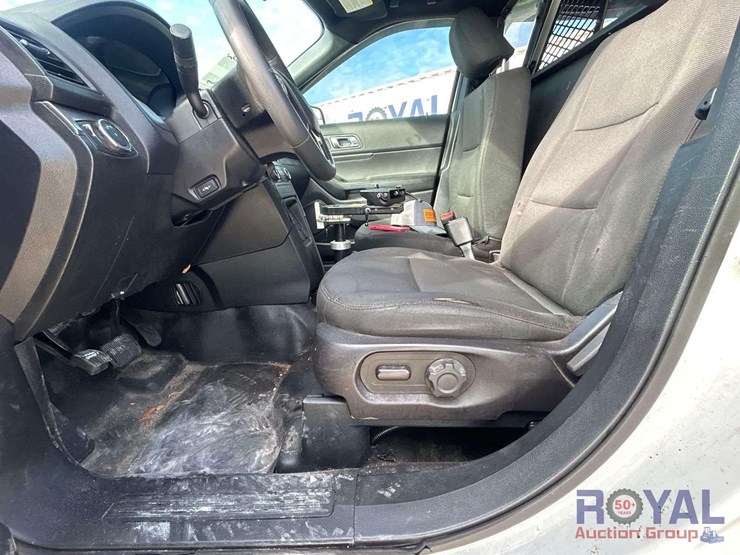 2018-ford-explorer-image-15