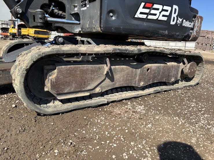 2020-bobcat-e32i-image-22