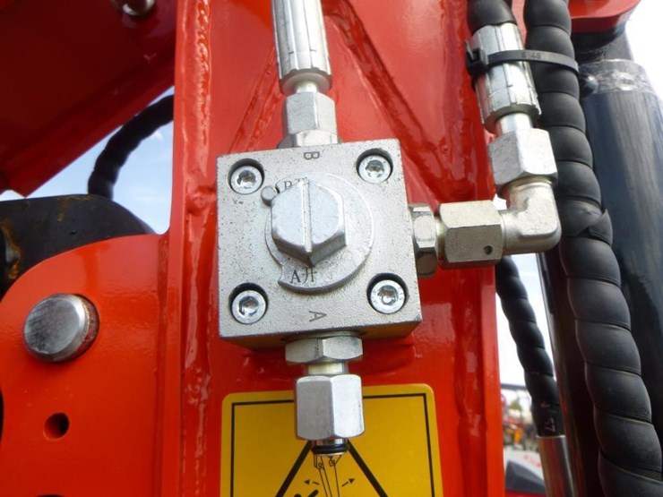 2025-tpm-16-hydraulic-excavator-image-11