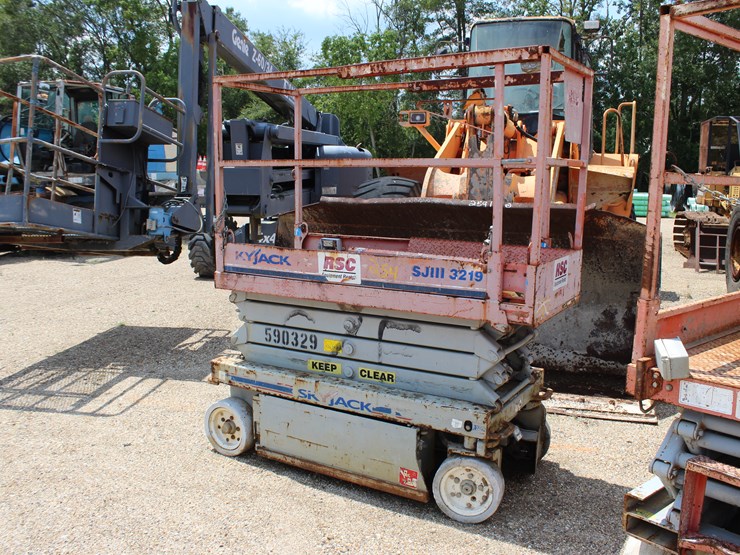#22749-•-electric-sky-jack-scissor-lift/parts-or-repair-only-image-1