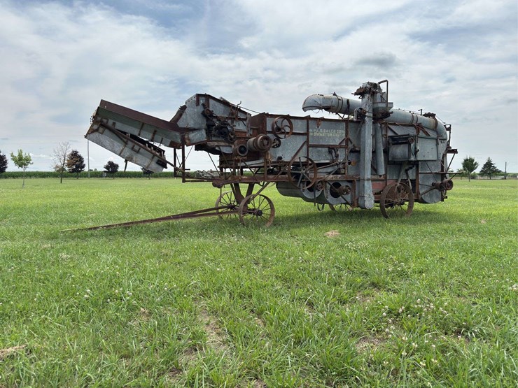 baker-threshing-machine-image-1