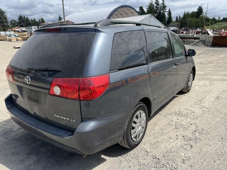 2006-toyota-sienna-image-11