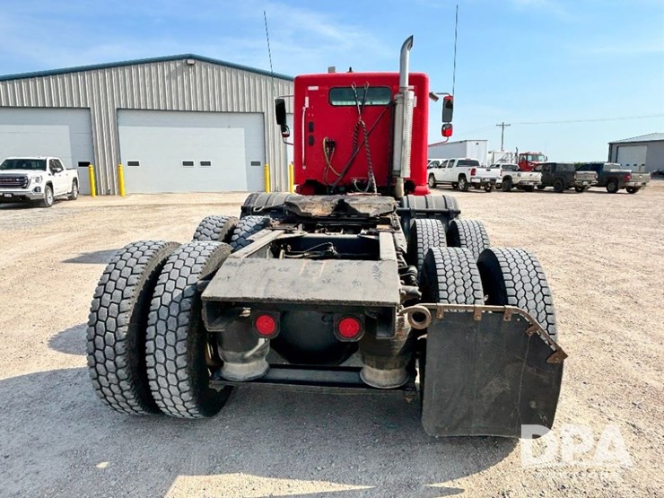 2006-freightliner-columbia-day-cab-truck-(gp11331,-unit-88)-image-8