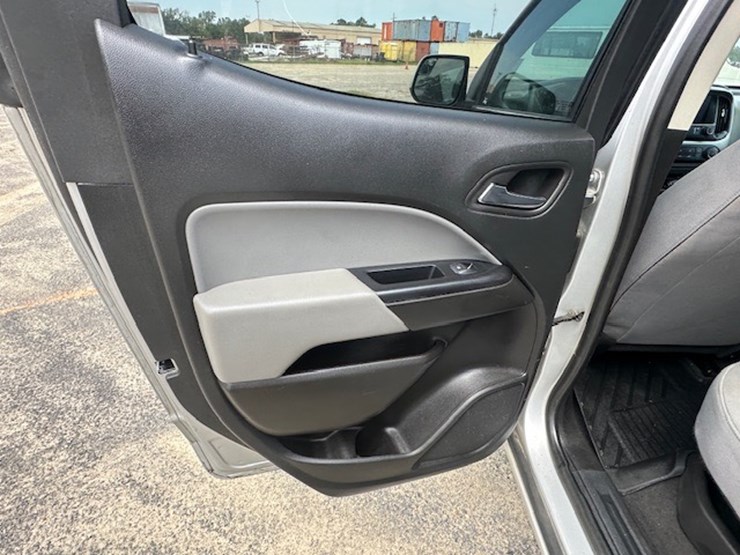 2020-chevrolet-colorado-image-22