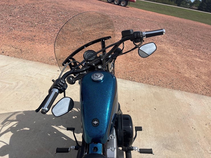 2017-harley-davidson-x11200-motorcycle-image-10