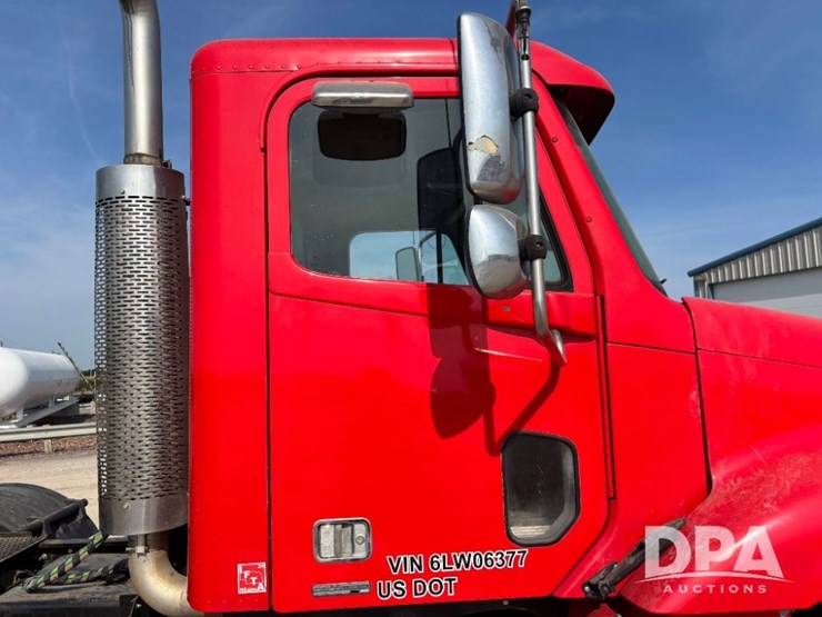 2006-freightliner-columbia-day-cab-truck-(gp11331,-unit-88)-image-55