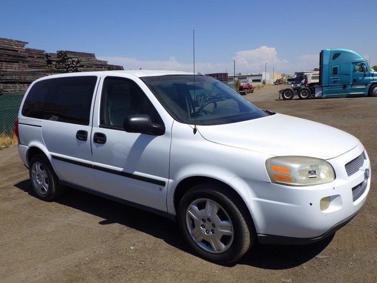 2008-chevrolet-uplander-image-2