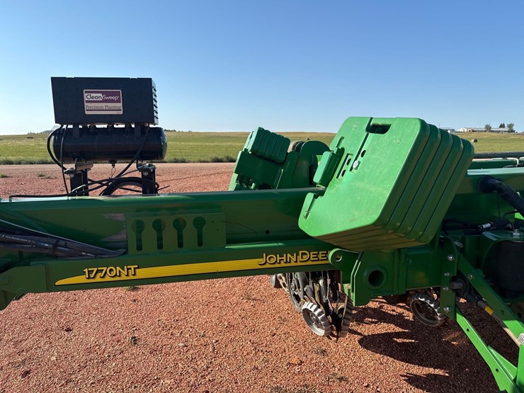 2014-john-deere-1770nt-image-35